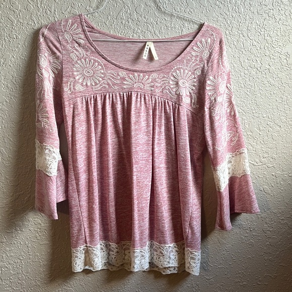 Pink Lacy blouse - Picture 1 of 2